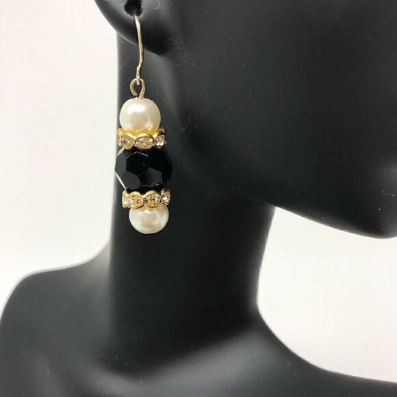 Glass and faux pearl dangle earrings - Picture 2 of 4